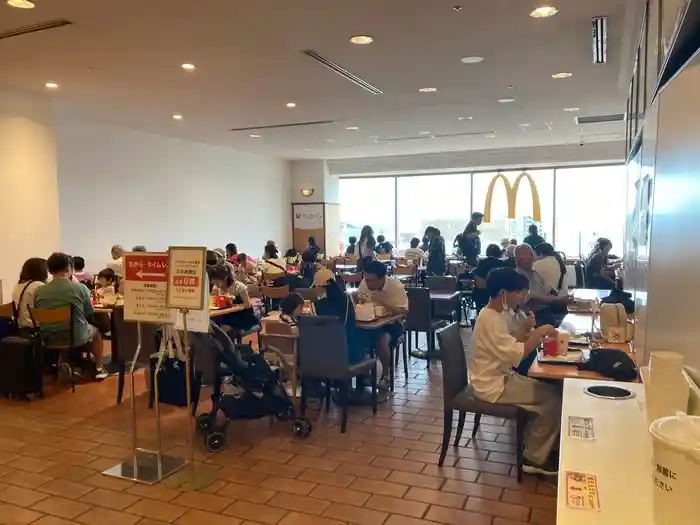 百貨店(福屋)の11階・「マクドナルド」パノラマフードコート